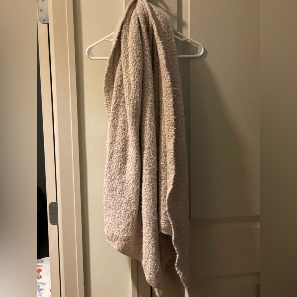 Large Scarf - Picture 2 of 2